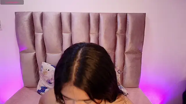 NikyBrookss online show from June 2026 12:46:02 PM