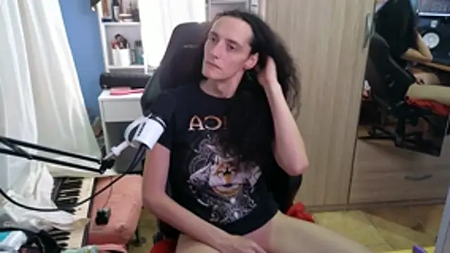 MemiKouki online show from June 2026 08:14:02 PM