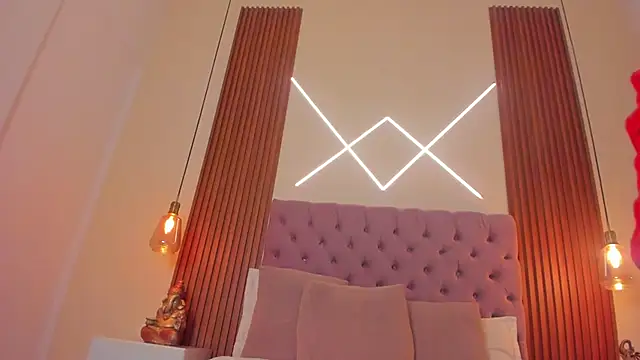 Sophia turneer online show from March 2026 12:29:02 AM