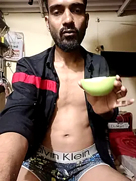 saggy1218 online show from February 2026 12:31:01 AM