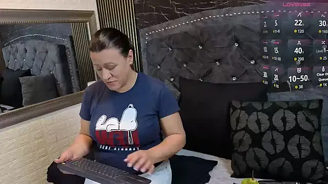 charlotte  G online show from April 2026 10:32:02 AM