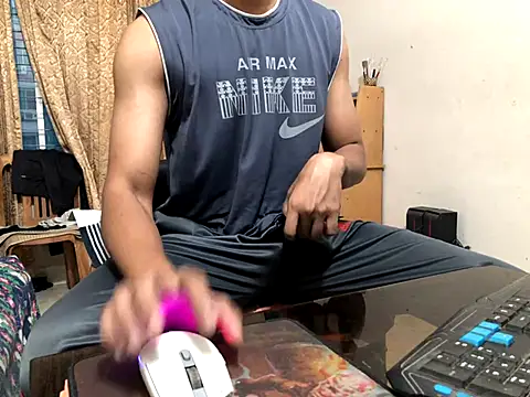 Zeuhorny online show from December 2024 12:13:01 AM