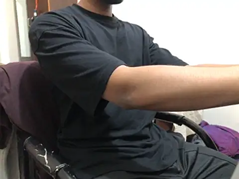 Zeuhorny online show from March 2026 07:21:02 PM