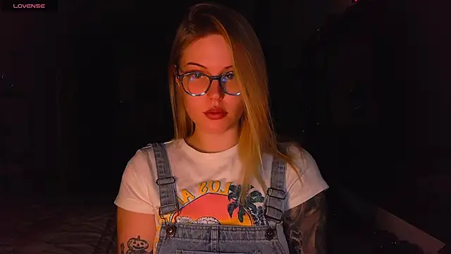VoluptuousDreams online show from February 2025 03:30:02 PM