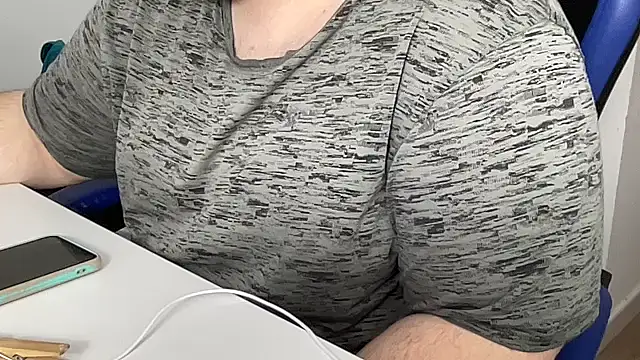 Snapshot of Rafa24324 chatting on April 2026 06:35:01 PM Rafa24324 online show from April 2026 06:35:01 PM