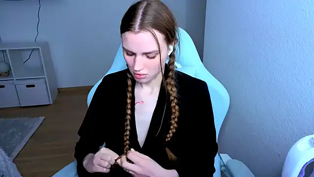 StellaLawless online show from March 2026 06:23:02 PM