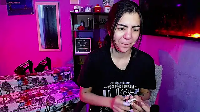 IsisRouse online show from November 2025 03:31:02 AM