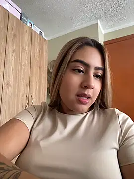 Snapshot of Miabonnett_ chatting on July 2026 03:07:02 PM Miabonnett online show from July 2026 03:07:02 PM