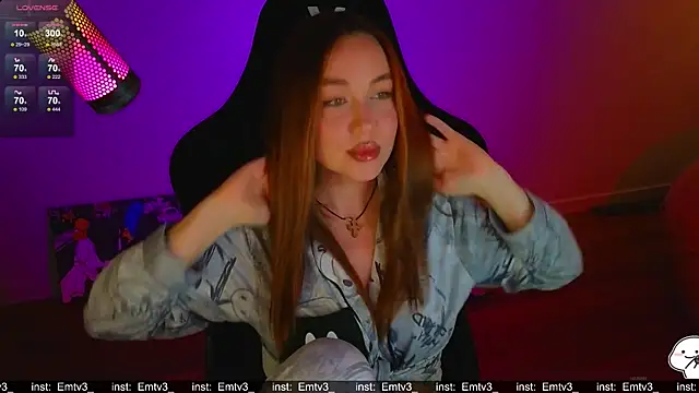 Emili1- online show from May 2026 10:00:01 AM