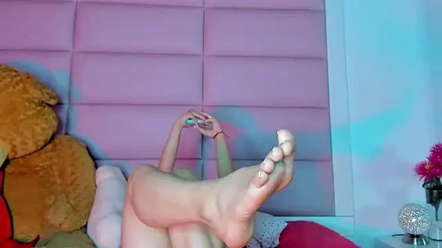 little-Emma online show from February 2025 03:06:01 AM