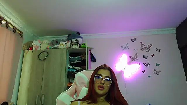Snapshot of caroline_jonson chatting on July 2026 03:49:02 PM caroline jonson online show from July 2026 03:49:02 PM