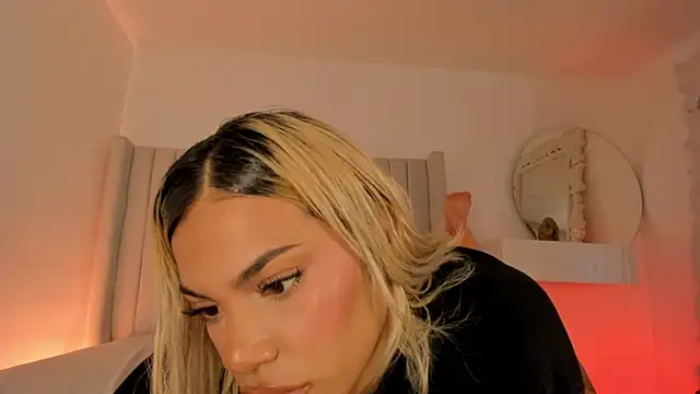 Shelynna azzul online show from March 2026 08:03:01 PM