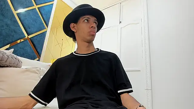 Snapshot of TomyMosterCock chatting on April 2026 10:09:02 PM TomyMosterCock online show from April 2026 10:09:02 PM