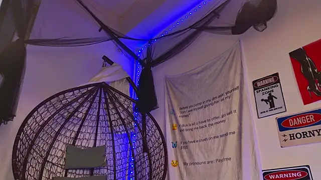 AriaVoss online show from March 2026 08:32:01 PM