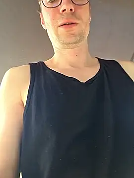 Schnubby1 online show from March 2026 01:04:02 PM