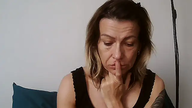 anechka1 online show from April 2026 11:30:02 AM