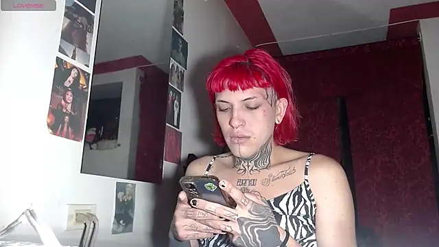 Snapshot of charlotbelucci_ chatting on July 2026 11:58:02 AM charlotbelucci online show from July 2026 11:58:02 AM