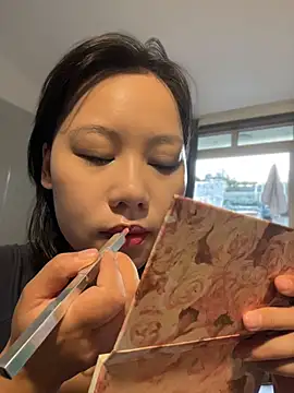 Eliza-E online show from July 2026 10:40:02 PM