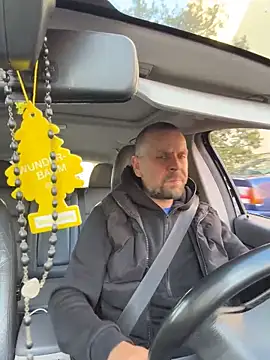 Huncutkuki online show from November 2025 08:06:01 AM