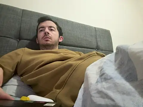 laynufff online show from March 2026 04:48:01 AM