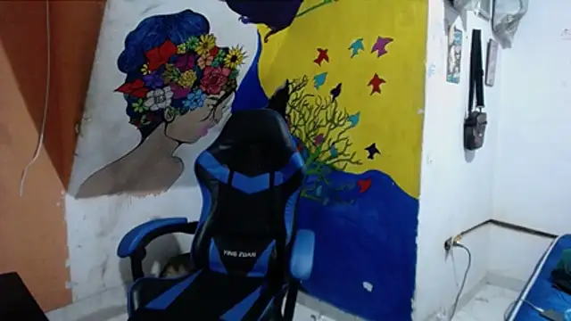 Snapshot of yohatinelly07 chatting on October 2025 04:04:01 AM yohatinelly07 online show from October 2025 04:04:01 AM