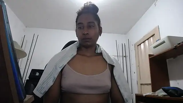 Snapshot of yohatinelly07 chatting on November 2025 08:28:01 AM yohatinelly07 online show from November 2025 08:28:01 AM