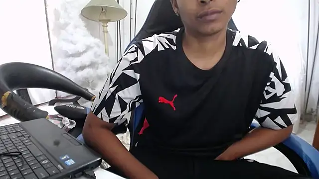 Snapshot of yohatinelly07 chatting on November 2025 08:33:02 PM yohatinelly07 online show from November 2025 08:33:02 PM