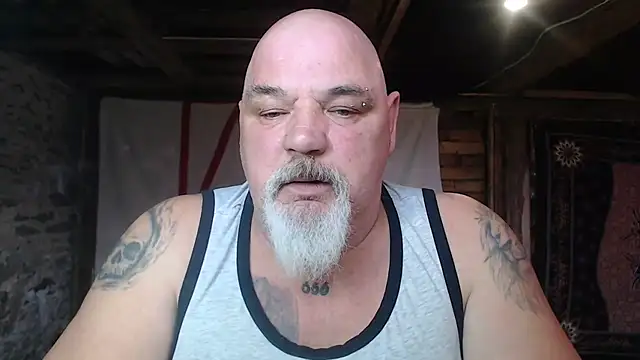 Newfiesausage1972 online show from March 2026 09:03:02 PM