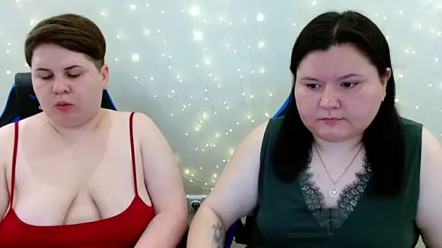 Snapshot of BeckyAndHellen chatting on June 2026 09:03:01 AM BeckyAndHellen online show from June 2026 09:03:01 AM