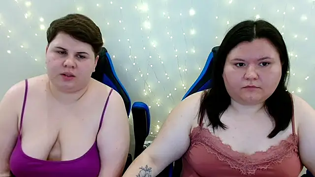 Snapshot of BeckyAndHellen chatting on June 2026 10:15:01 AM BeckyAndHellen online show from June 2026 10:15:01 AM