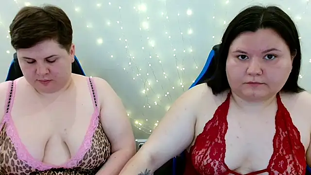 Snapshot of BeckyAndHellen chatting on July 2026 09:04:01 AM BeckyAndHellen online show from July 2026 09:04:01 AM