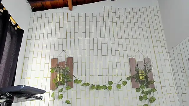 jacksson lawrence online show from April 2026 07:58:01 PM