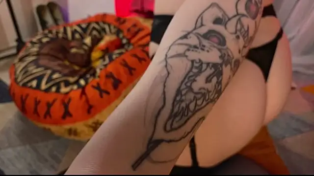 EmmyAmbros online show from April 2026 09:37:02 PM