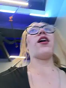 Snapshot of melody-dy chatting on March 2026 06:03:02 PM melody-dy online show from March 2026 06:03:02 PM