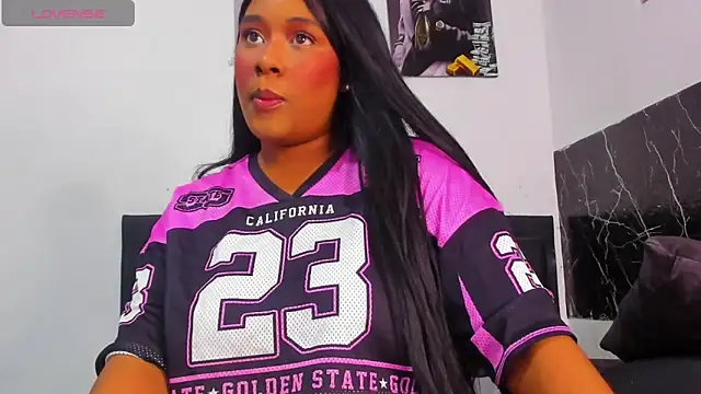 kriixtybrown online show from April 2026 06:57:01 PM