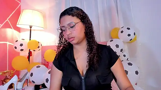 Snapshot of JessyZoe chatting on June 2026 05:59:02 PM JessyZoe online show from June 2026 05:59:02 PM