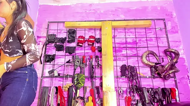 alexia aitanaa  online show from February 2026 06:33:02 PM