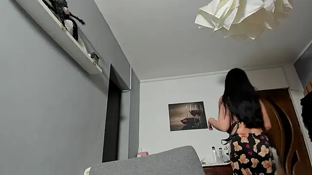 Snapshot of SexxyMeriem chatting on February 2026 05:53:02 PM SexxyMeriem online show from February 2026 05:53:02 PM