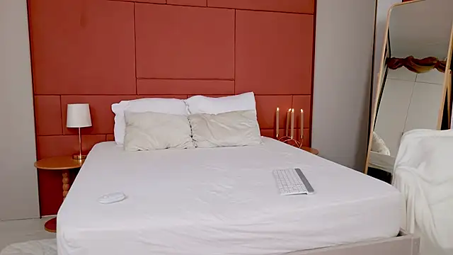 LilouKat online show from April 2026 12:06:01 PM