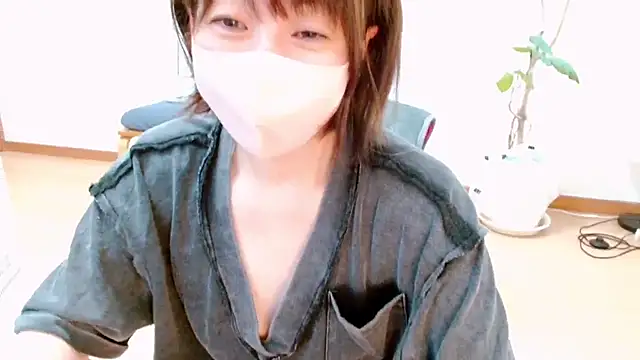 CherryMomo online show from April 2026 12:05:01 AM