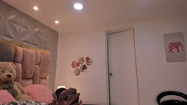 Charlotte Ice1 online show from March 2026 03:29:01 PM