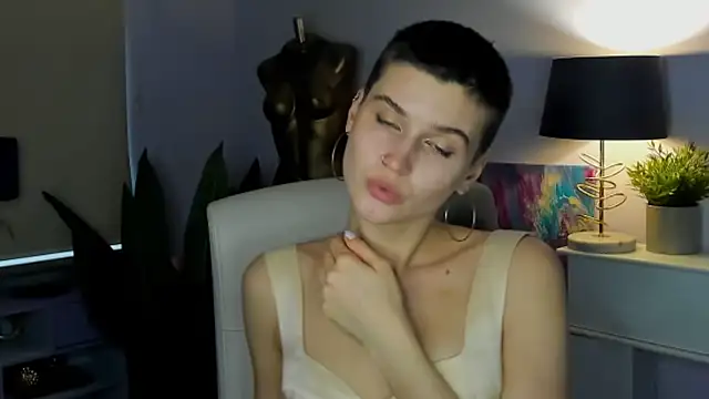 sarah perfect online show from November 2025 02:27:01 PM