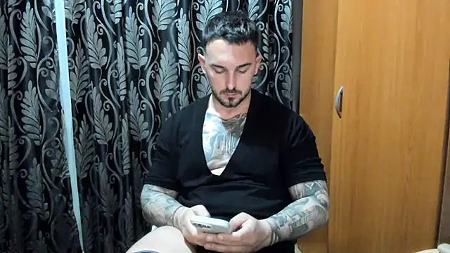 Jonmusclemaster online show from April 2026 09:39:33 PM