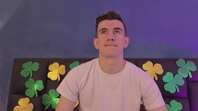 MikaelSlow online show from March 2026 03:33:01 AM