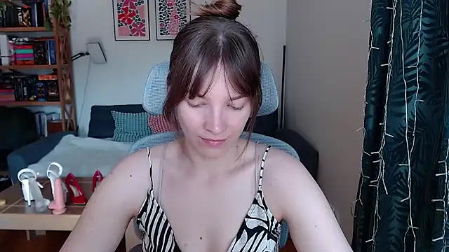 Snapshot of kenzie_x chatting on June 2026 06:40:01 AM kenzie x online show from June 2026 06:40:01 AM