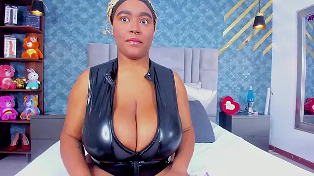 NiiaMoore online show from March 2026 06:46:01 PM