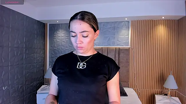 Snapshot of Alessia_Taylorr chatting on November 2025 12:06:01 PM Alessia Taylorr online show from November 2025 12:06:01 PM