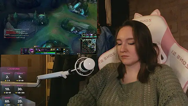 MoonlishSiren online show from March 2026 08:41:02 PM