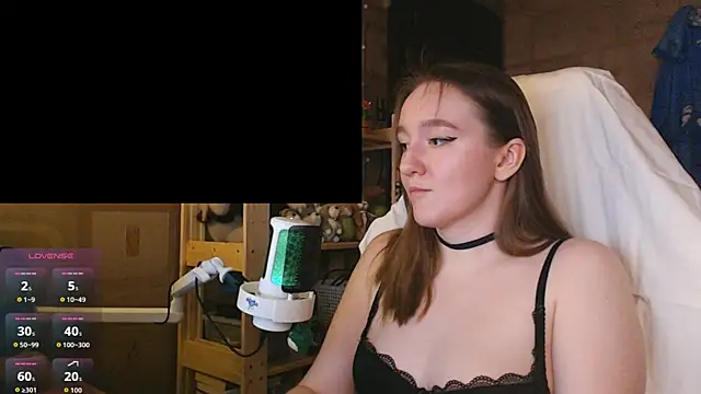 Snapshot of MoonlishSiren chatting on July 2026 09:45:02 PM MoonlishSiren online show from July 2026 09:45:02 PM