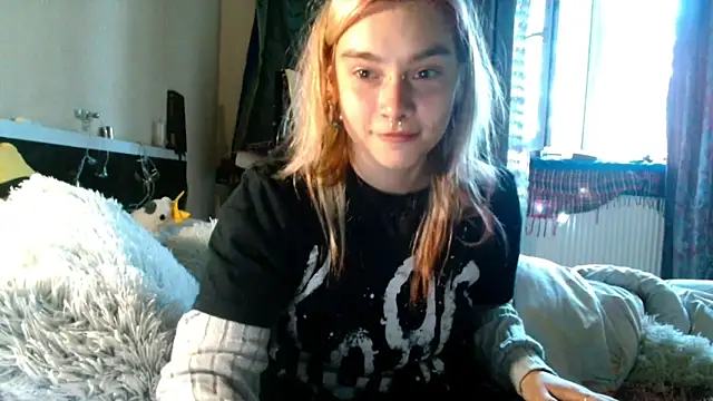 Sophie Bell online show from May 2026 04:56:02 PM